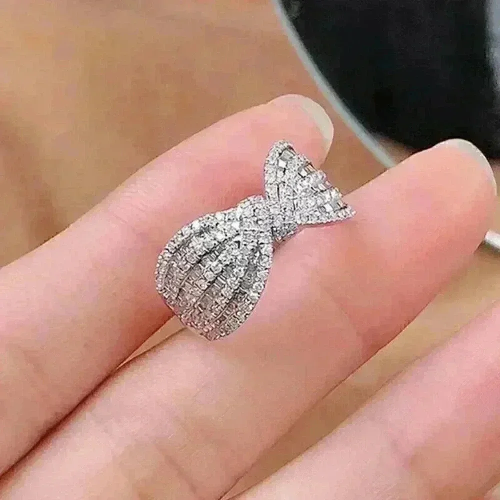 New Gorgeous 925 Silver Sim. Diamond Ring